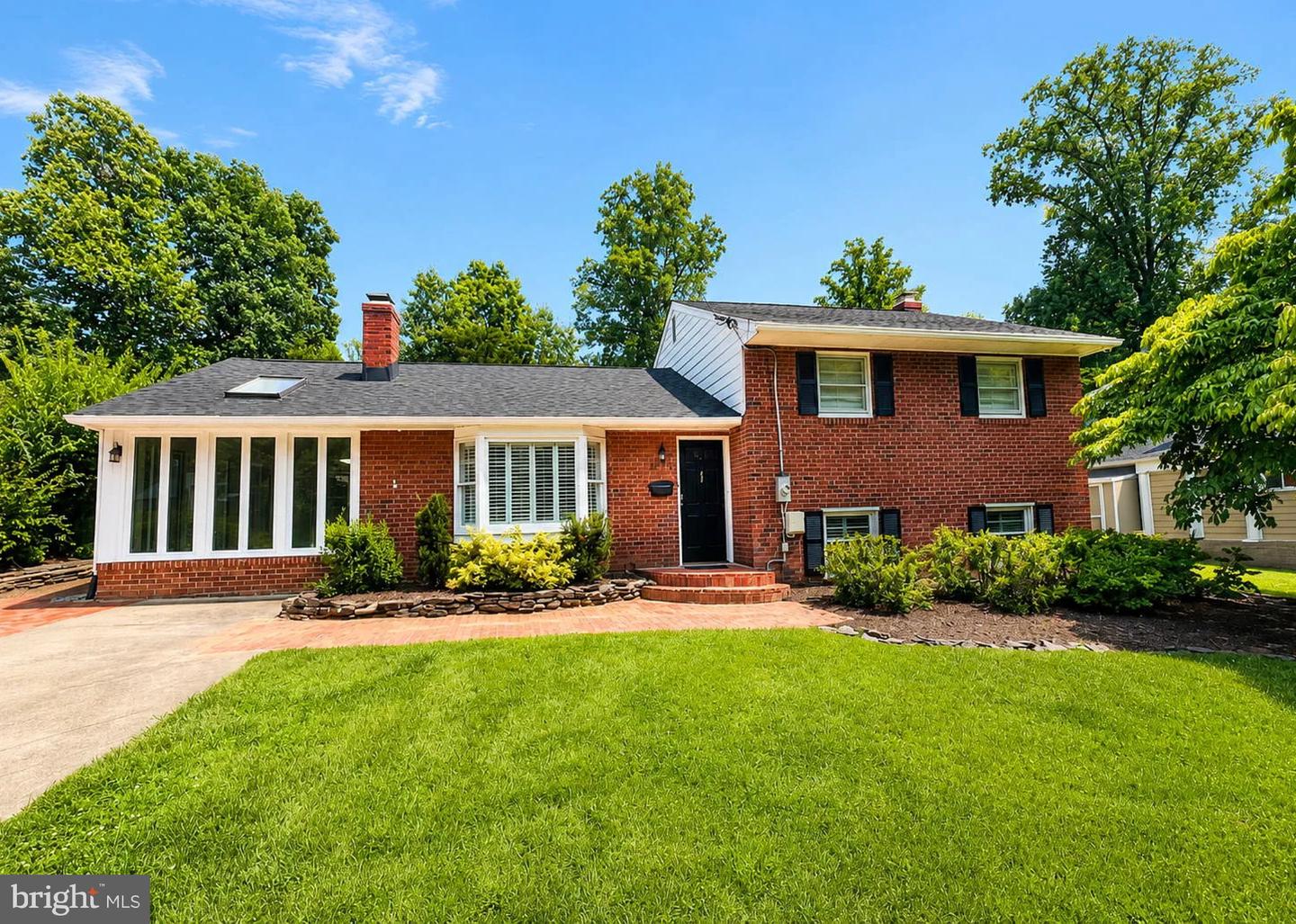 3115 Shadeland Dr — photo