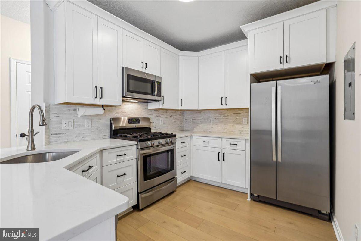 1708 Lake Shore Crest Dr #32 — photo