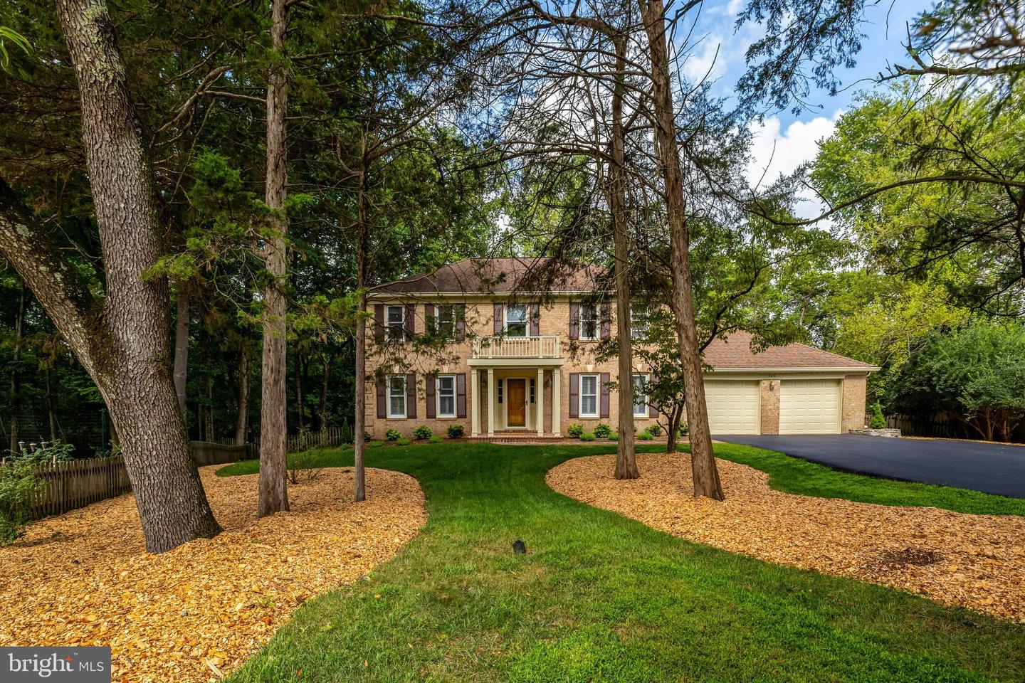 920 Holly Run Ct — photo