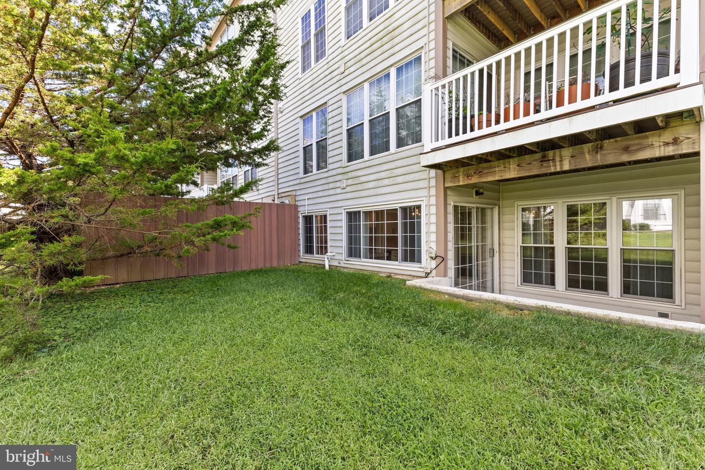 8244 Catbird Cir #101 — photo