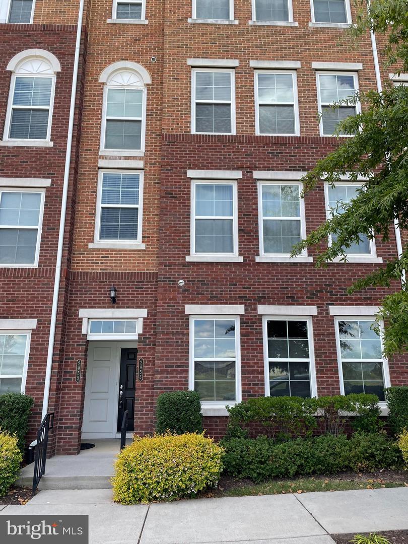 2953 Finsbury Pl #96 — photo