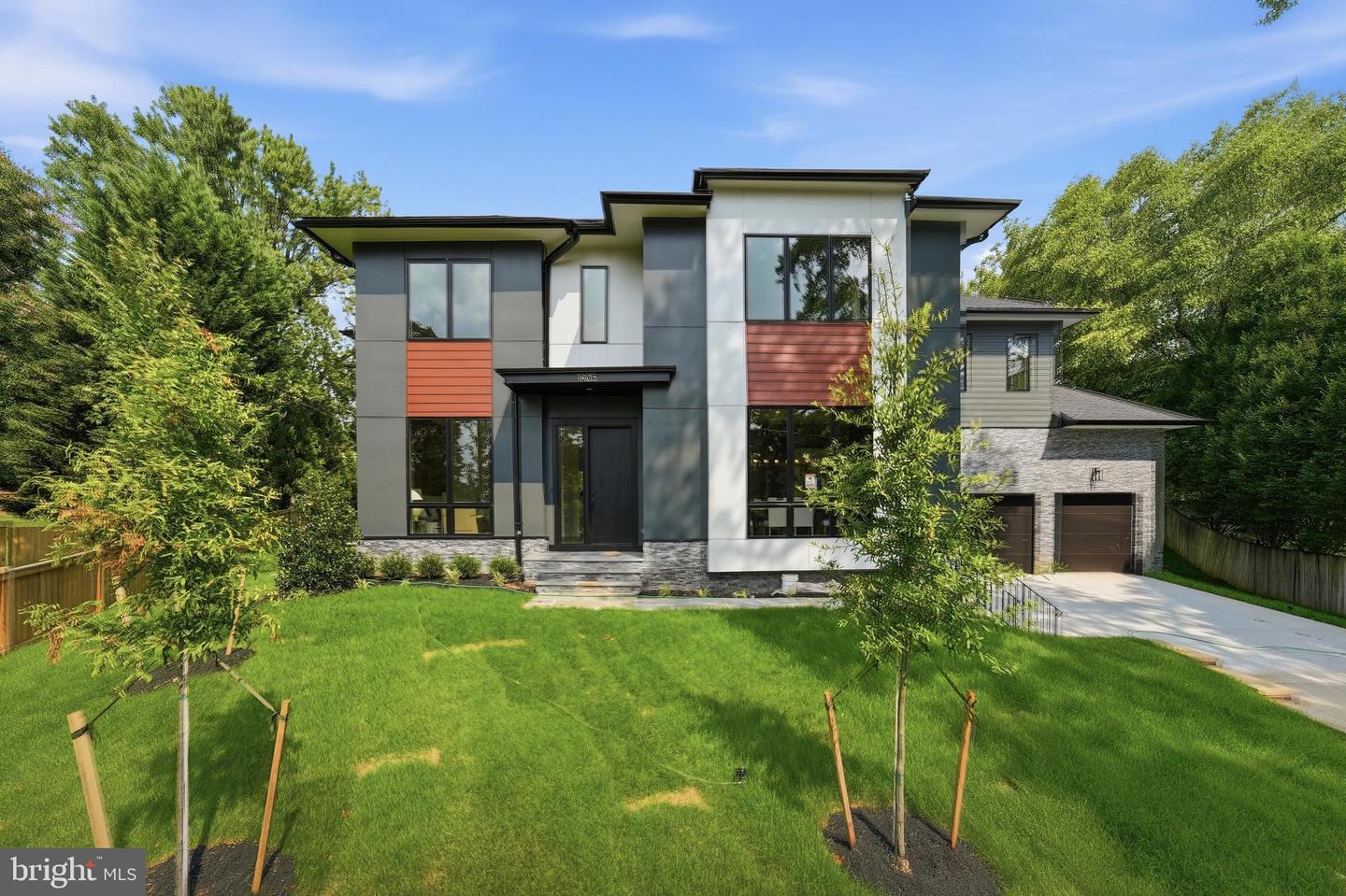 1905 Lamson Pl — photo