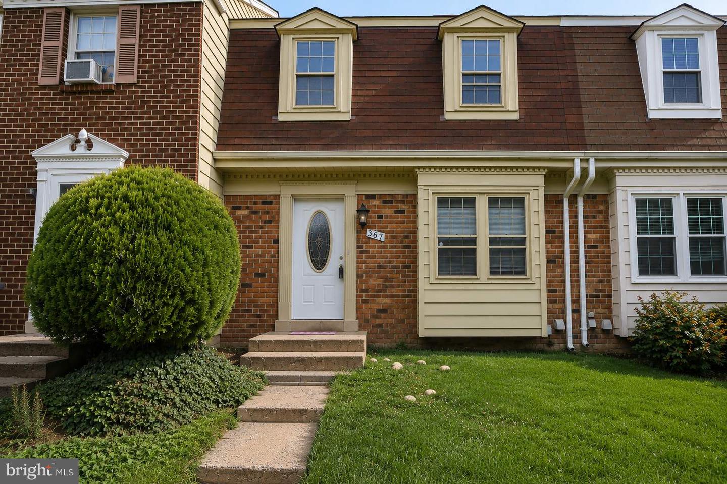 367 Linden Ct — photo