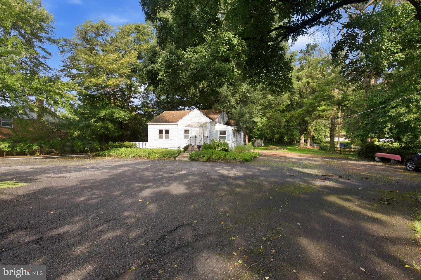 4616 Ravensworth Rd — photo