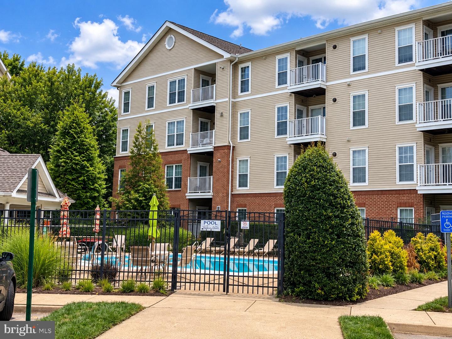 7000 Falls Reach Dr #209 — photo