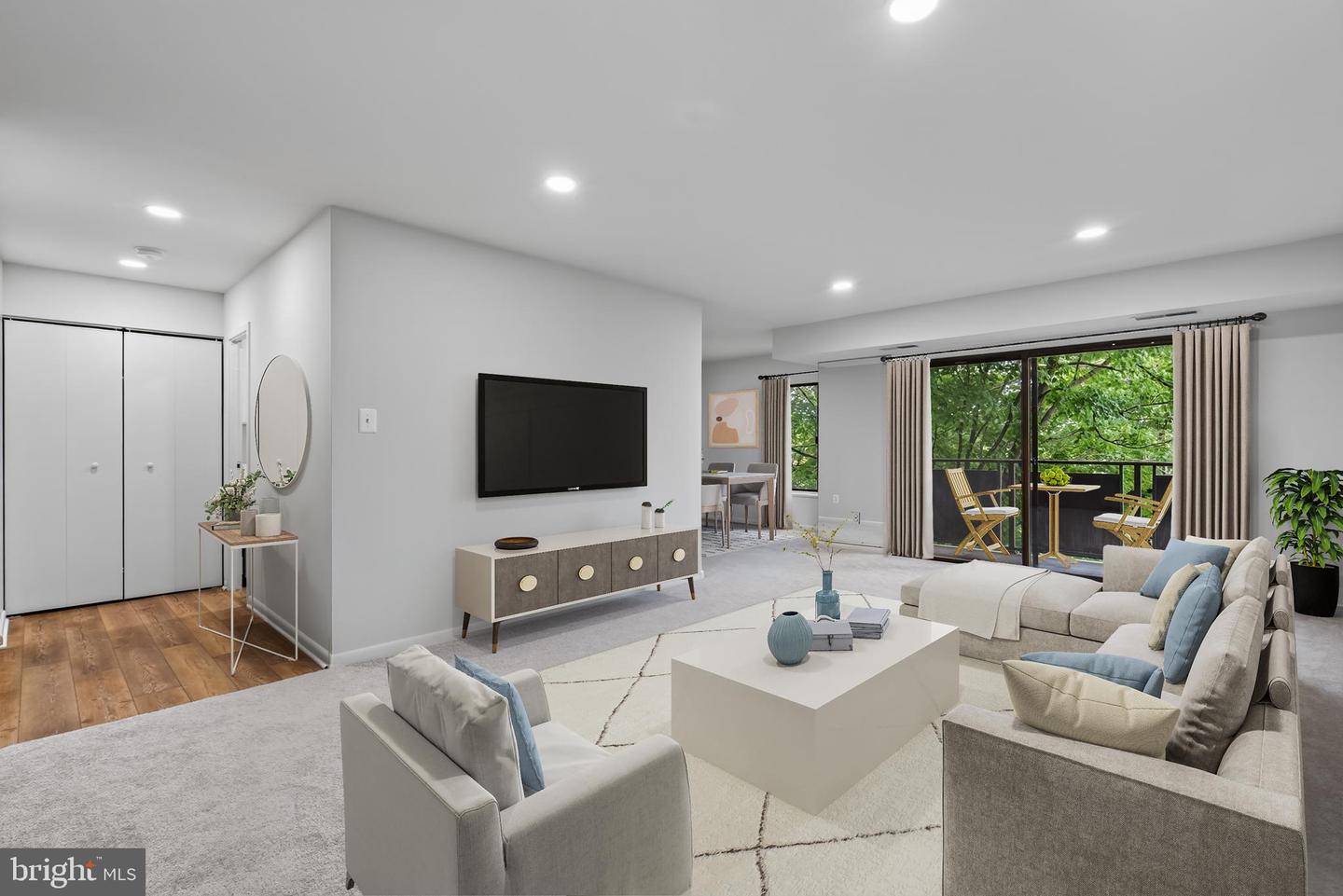 6001 Arlington Blvd #423 — photo