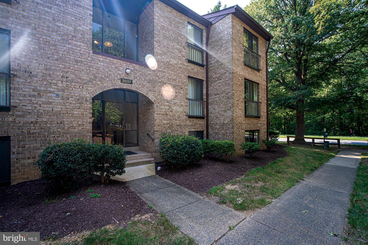 2037 Royal Fern Ct #47/22c — photo