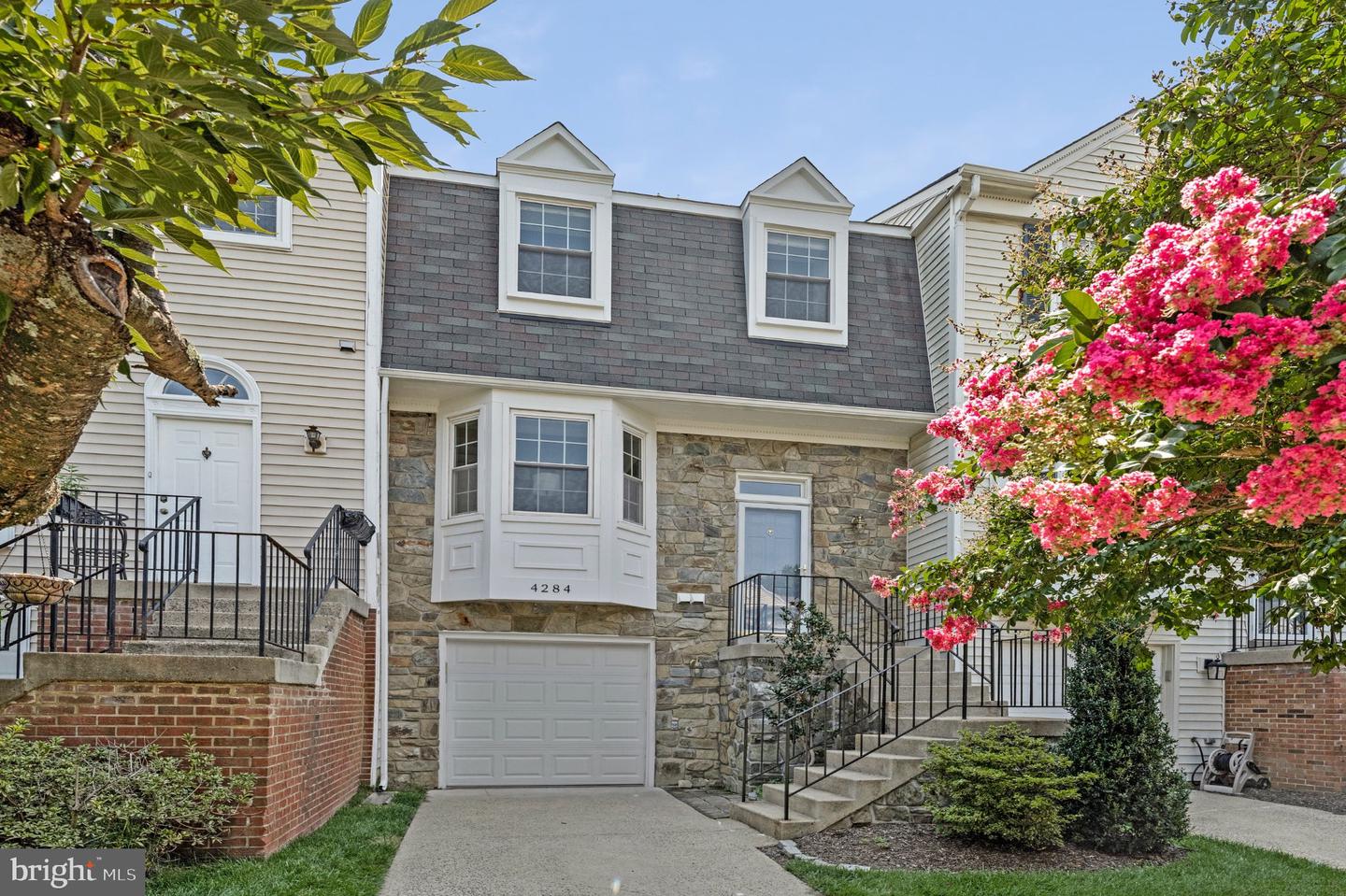 4284 Sleepy Lake Dr — photo