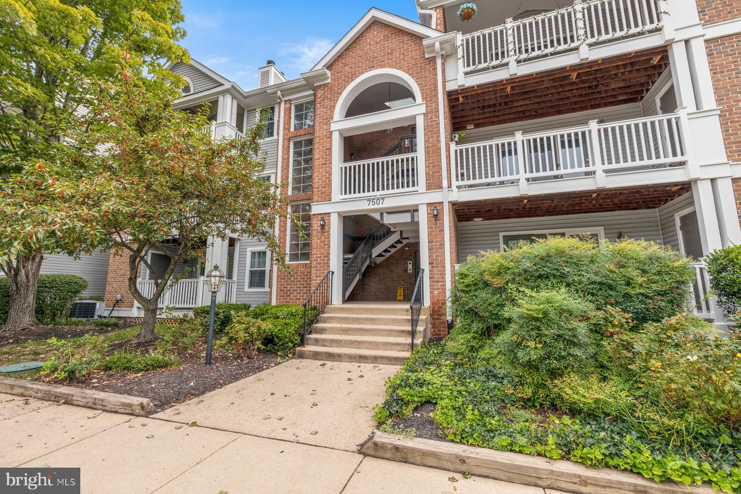 7507 Ashby Ln #M — photo