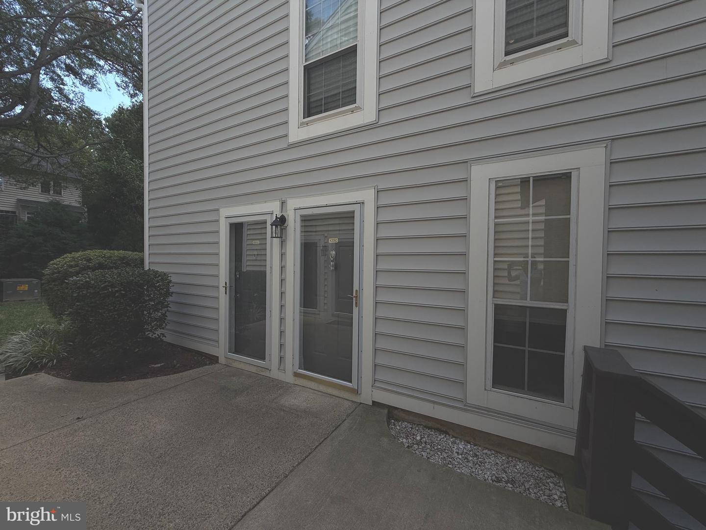 10050 Oakton Terrace Rd — photo