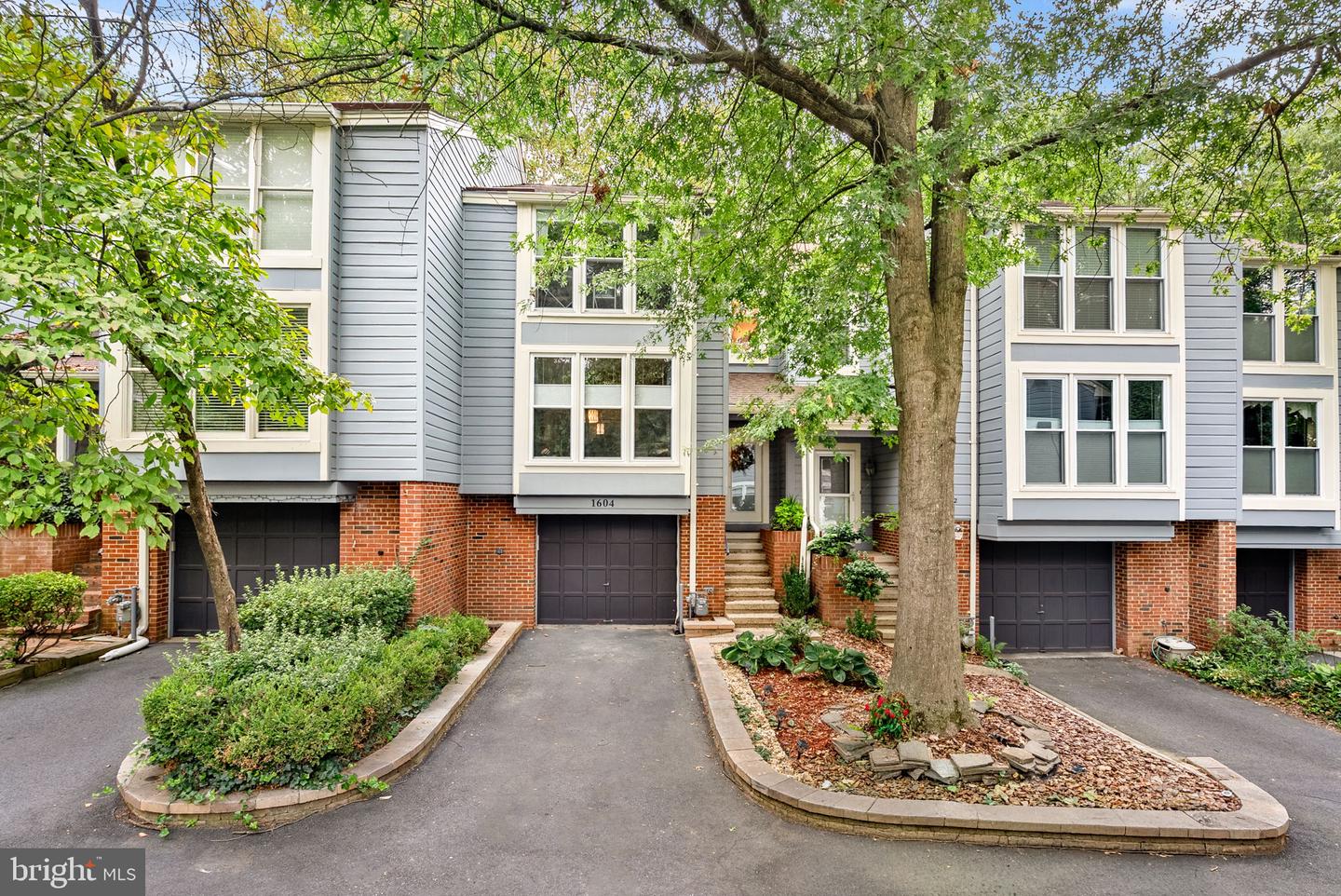 1604 Apricot Ct — photo