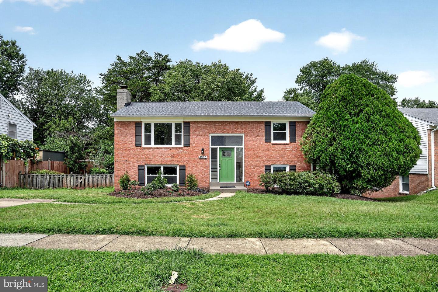 4016 Mapleton Dr — photo
