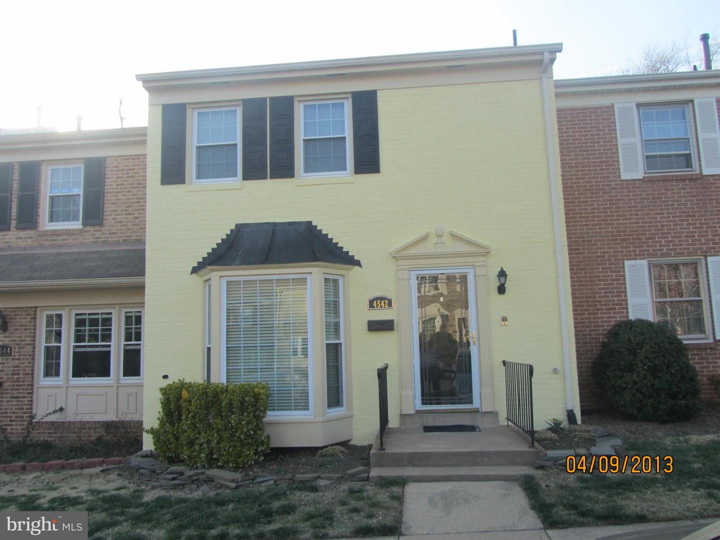 4542 Maxfield Dr — photo