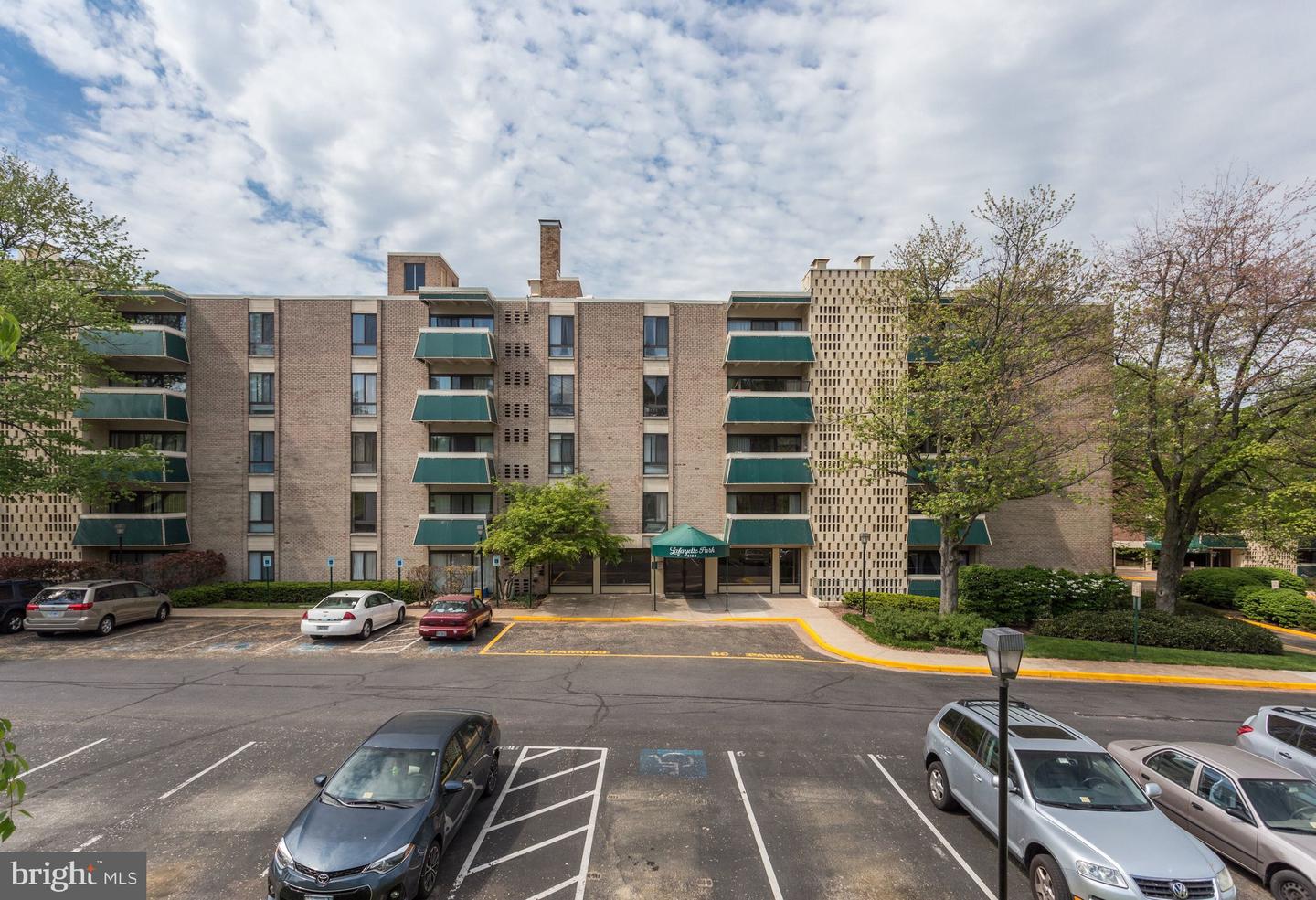 6133 Leesburg Pike #201 — photo
