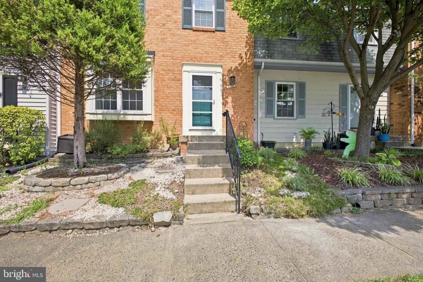 8346 Stationhouse Ct — photo