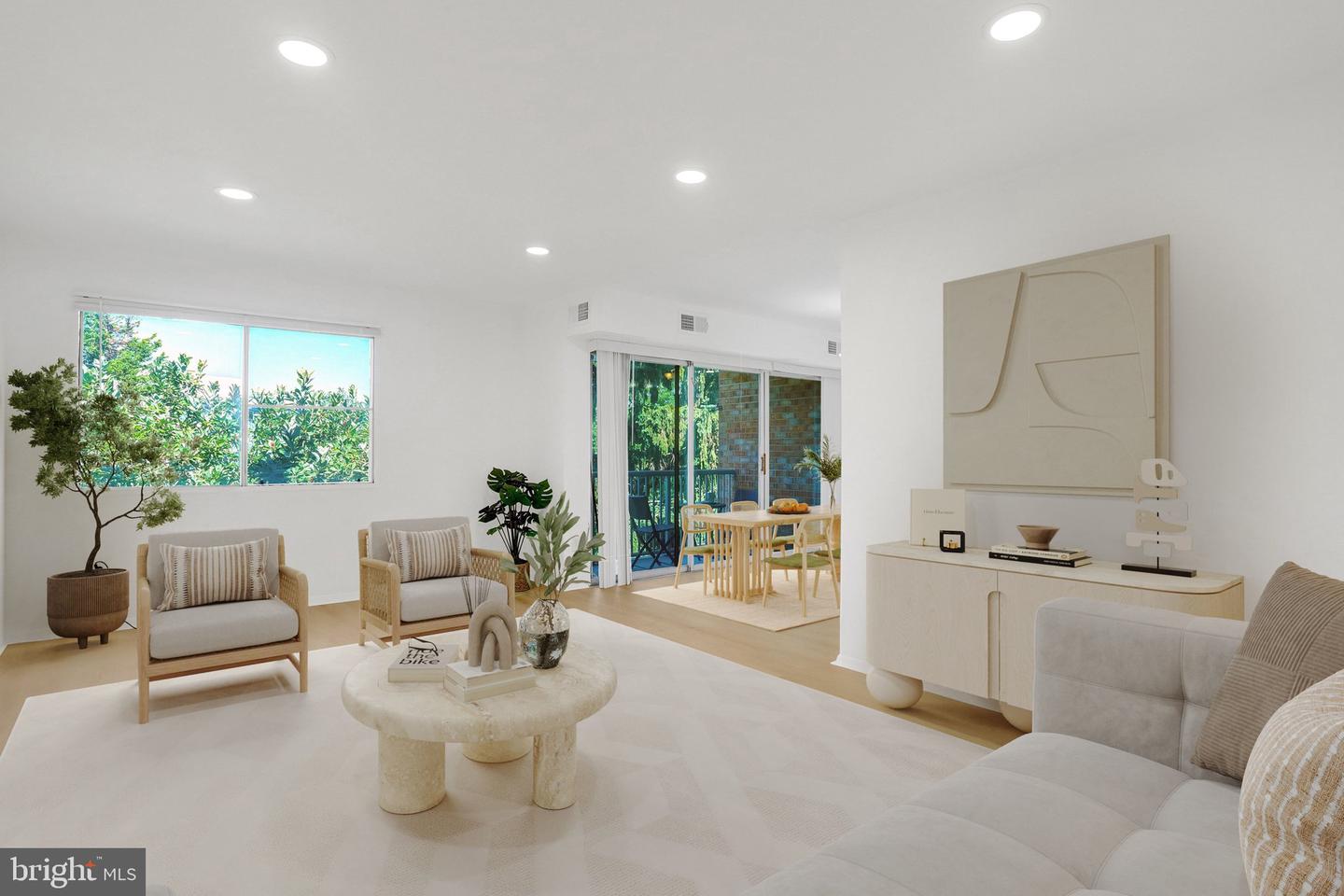2909 Charing Cross Rd #13 — photo