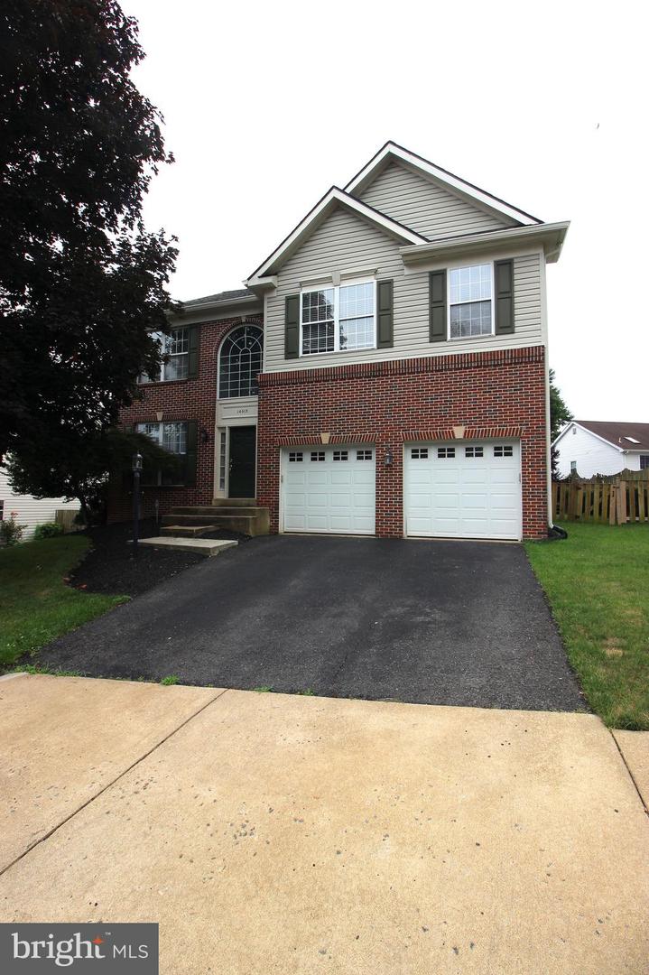14015 Wood Rock Way — photo