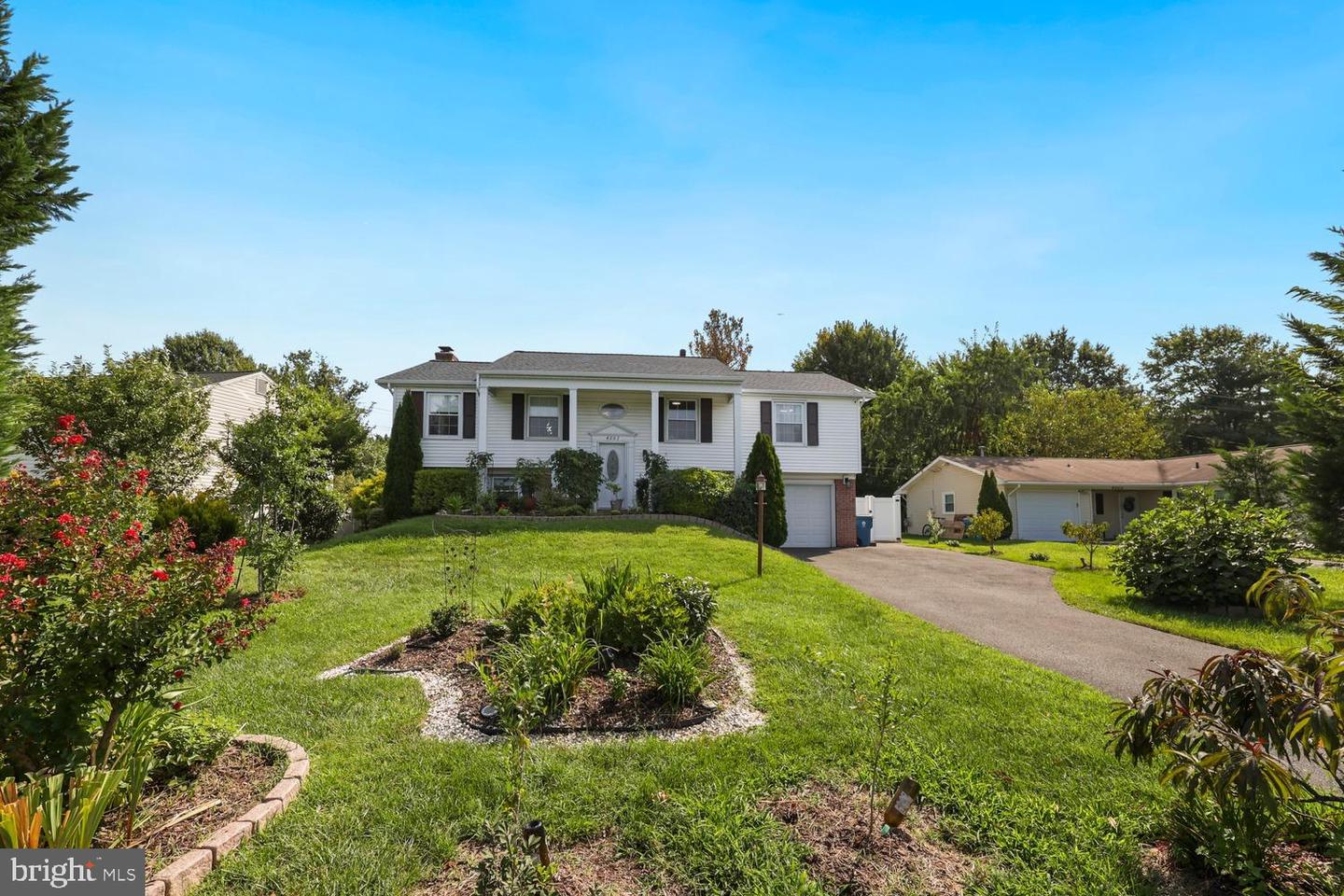 4003 Middle Ridge Dr — photo