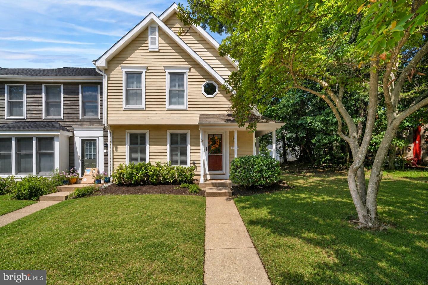 1536 Twisted Oak Dr — photo