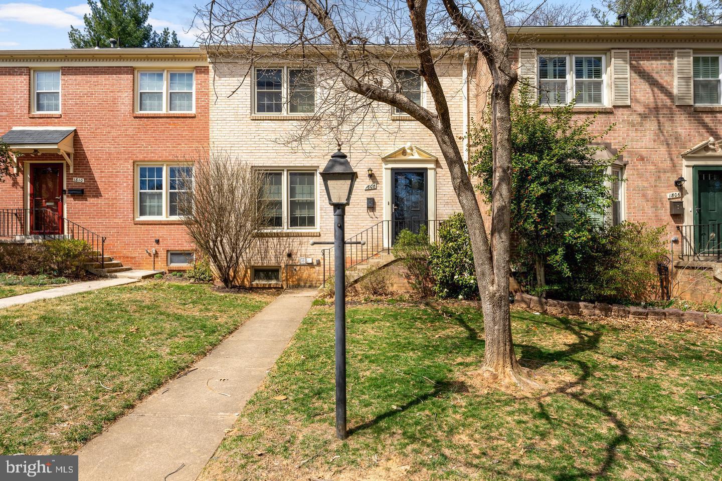 1808 Golf View Ct — photo