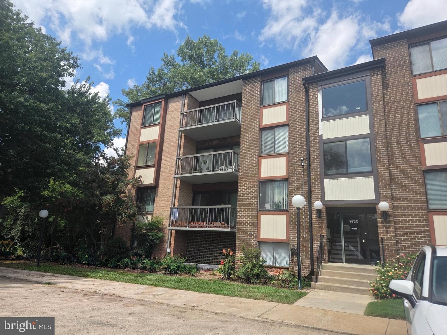 9730 Kingsbridge Dr #301 — photo