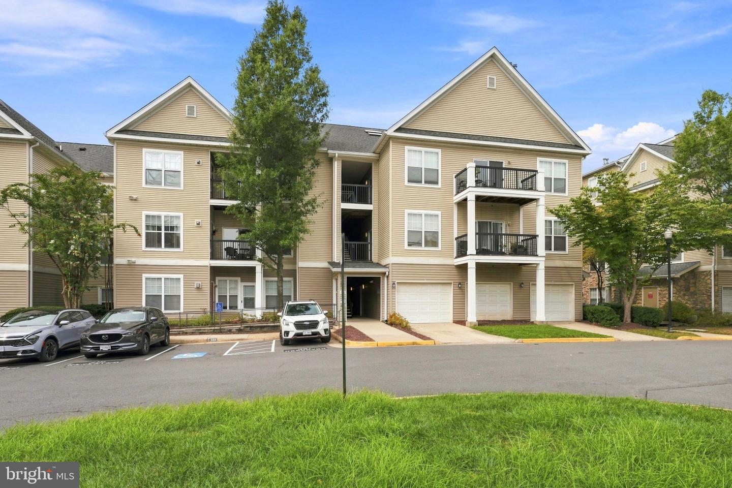 5124-F Brittney Elyse Cir #F — photo