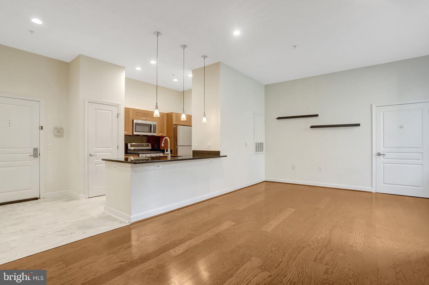 2451 Midtown Ave #104 — photo