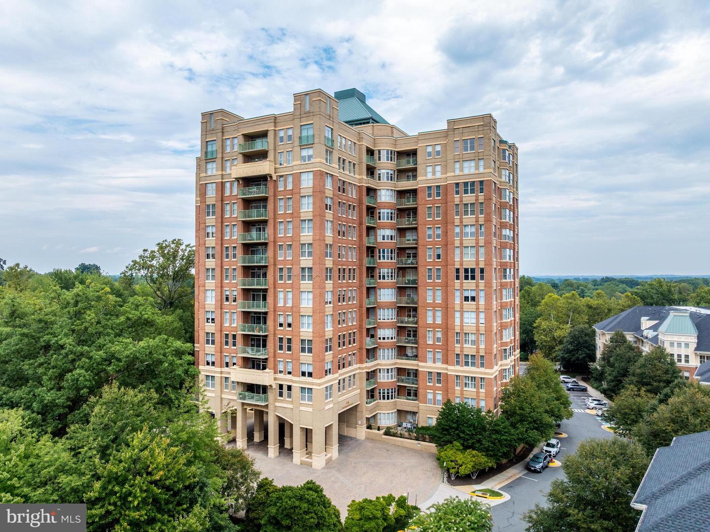 11776 Stratford House Pl #1204 — photo