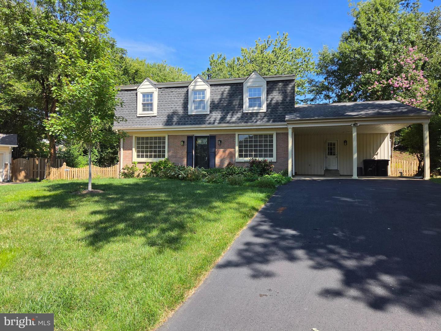 9929 Barnsbury Ct — photo