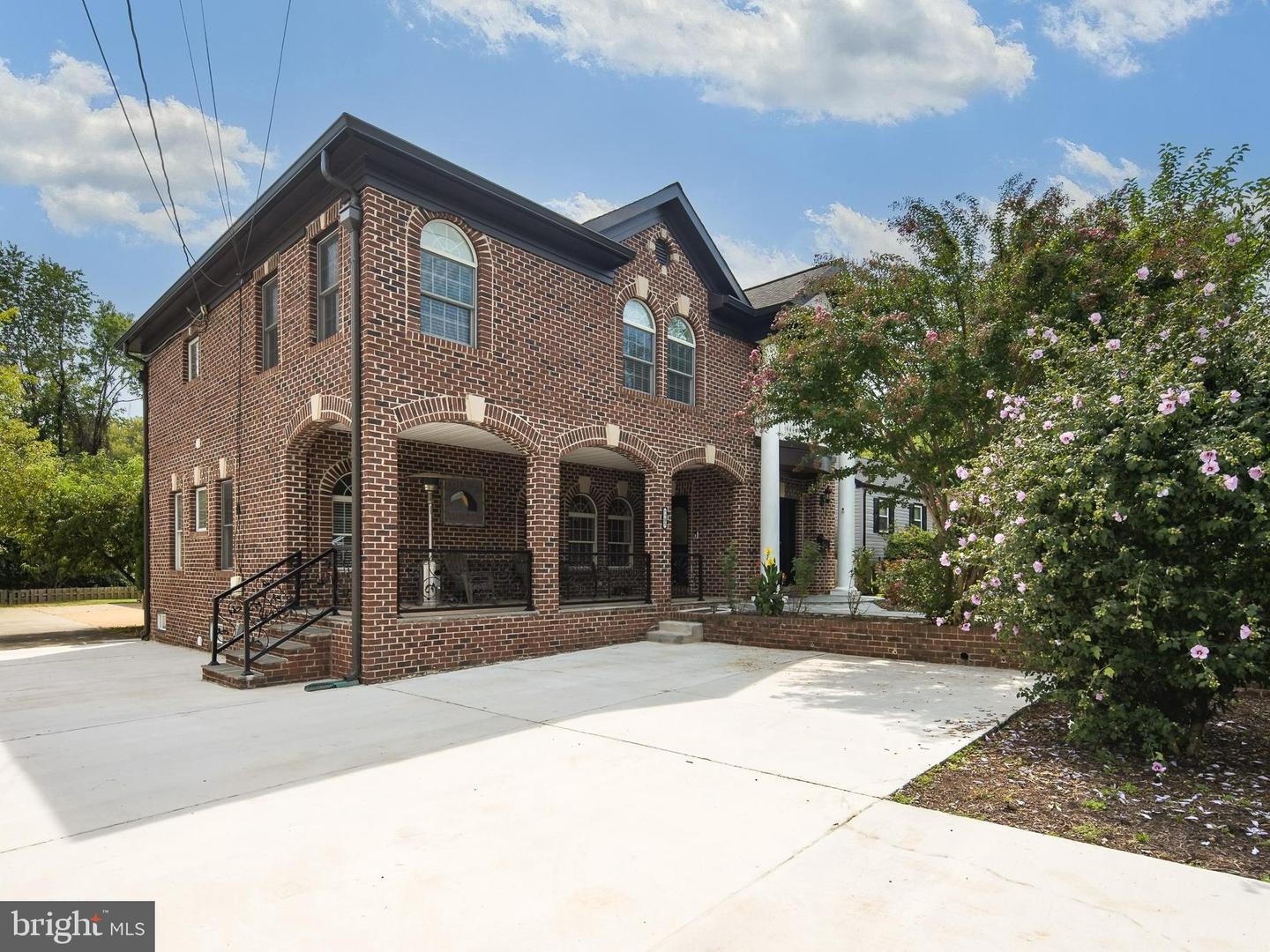 7705 Magarity Rd — photo