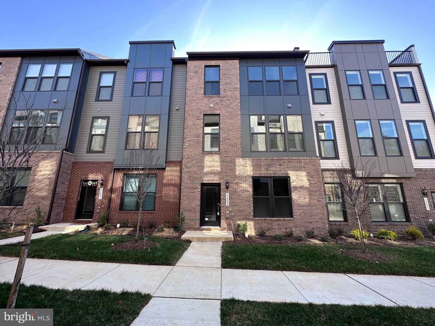 2453 Liberty Loop — photo