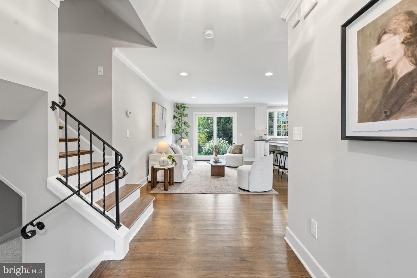 1013 Westwood Dr NE — photo