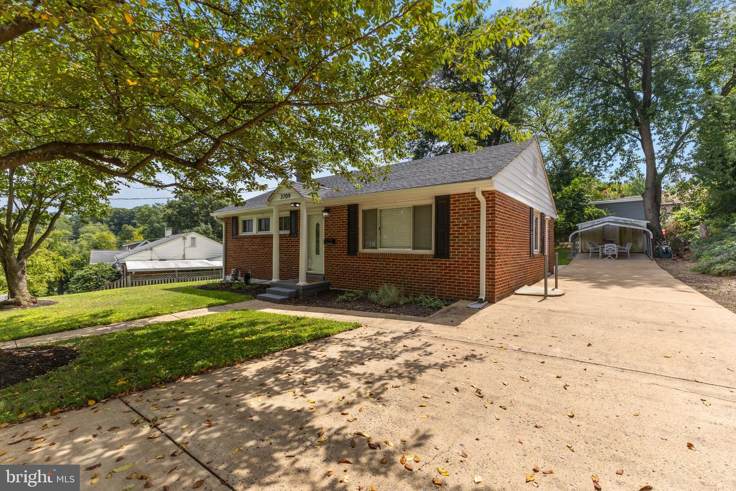 3709 Heather Ct — photo