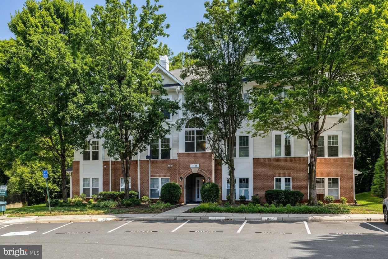 1511 N Point Dr #201 — photo