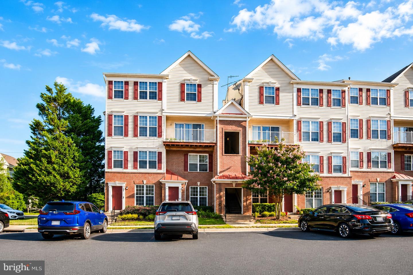 13390 Spofford Rd #302 — photo