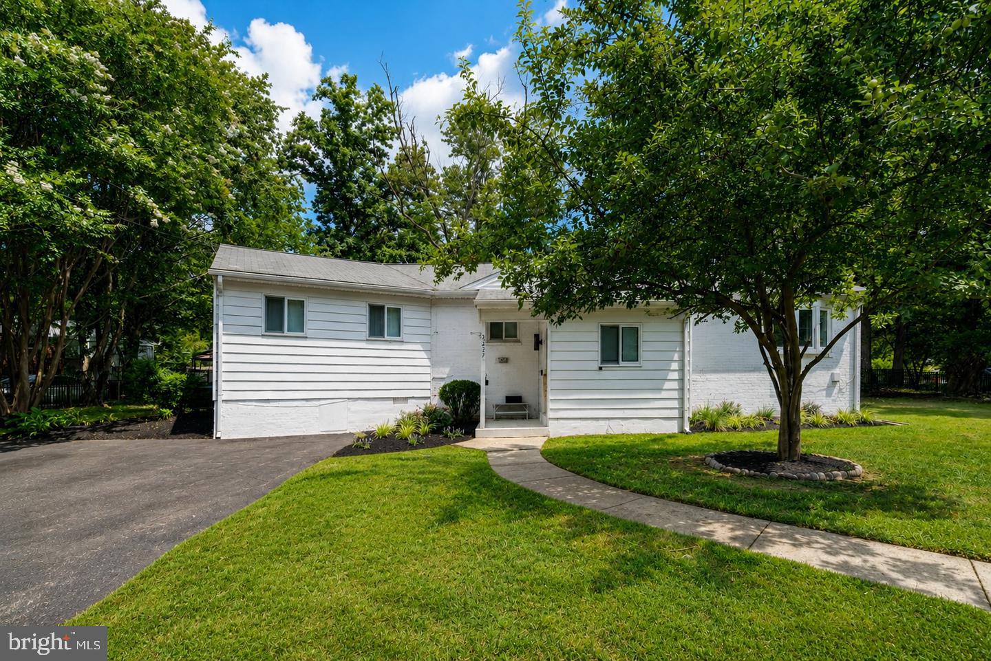 3237 Dye Dr — photo