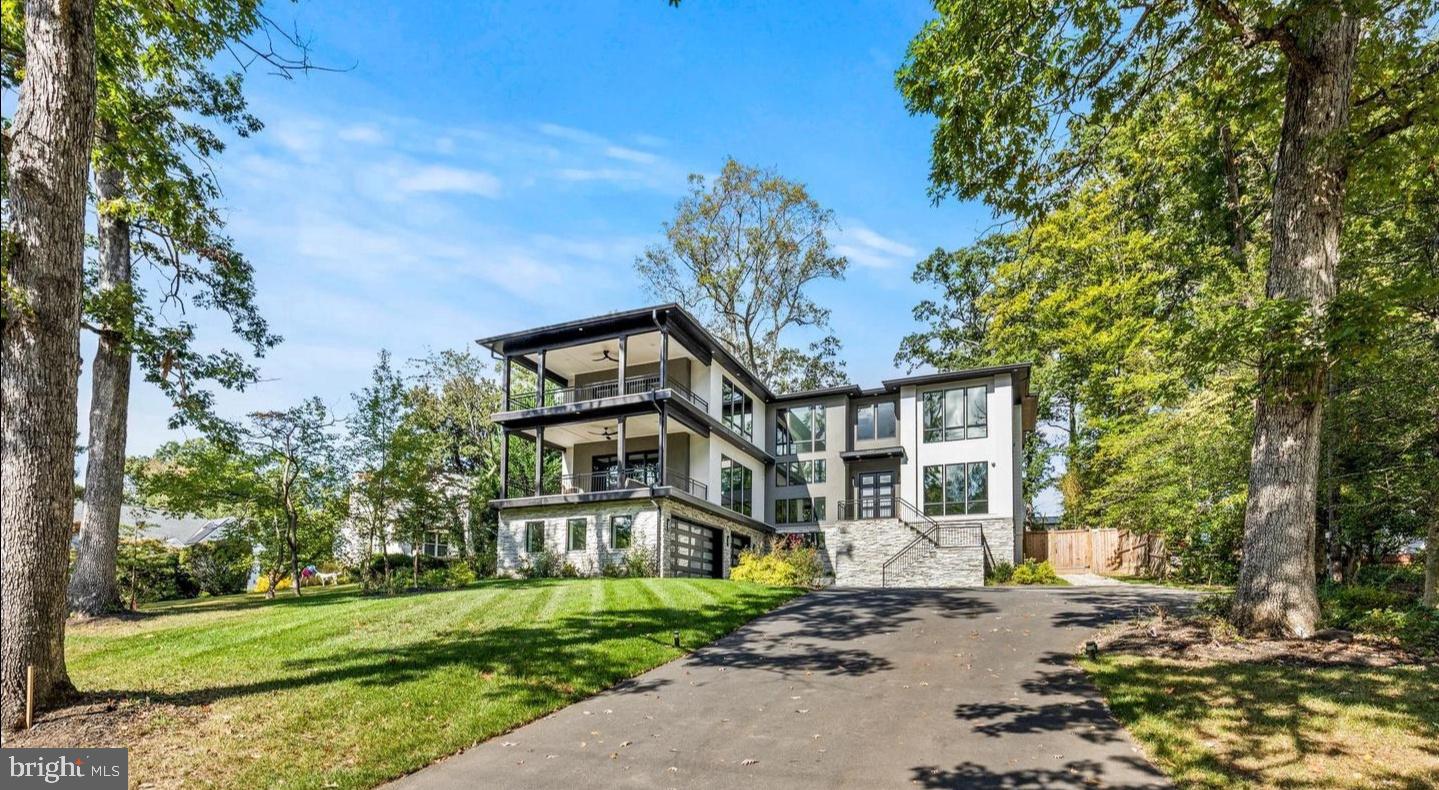 6884 Churchill Rd — photo