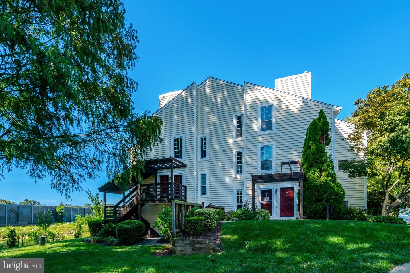 10107 Oakton Terrace Rd — photo