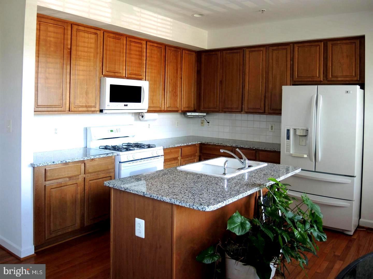 6409 Nice Pl — photo