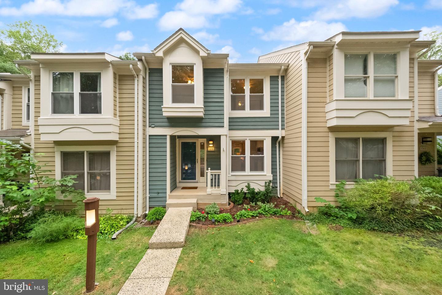 1606 Oak Spring Way — photo