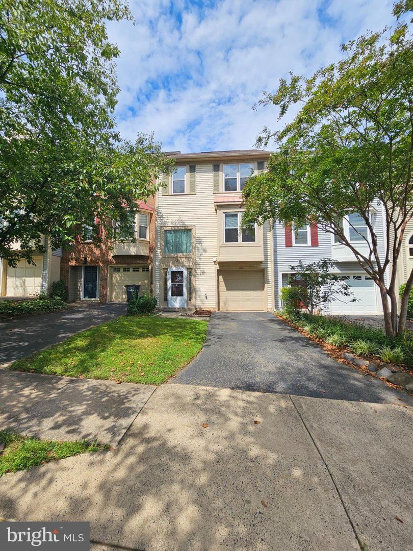 13918 Ludington Pl — photo