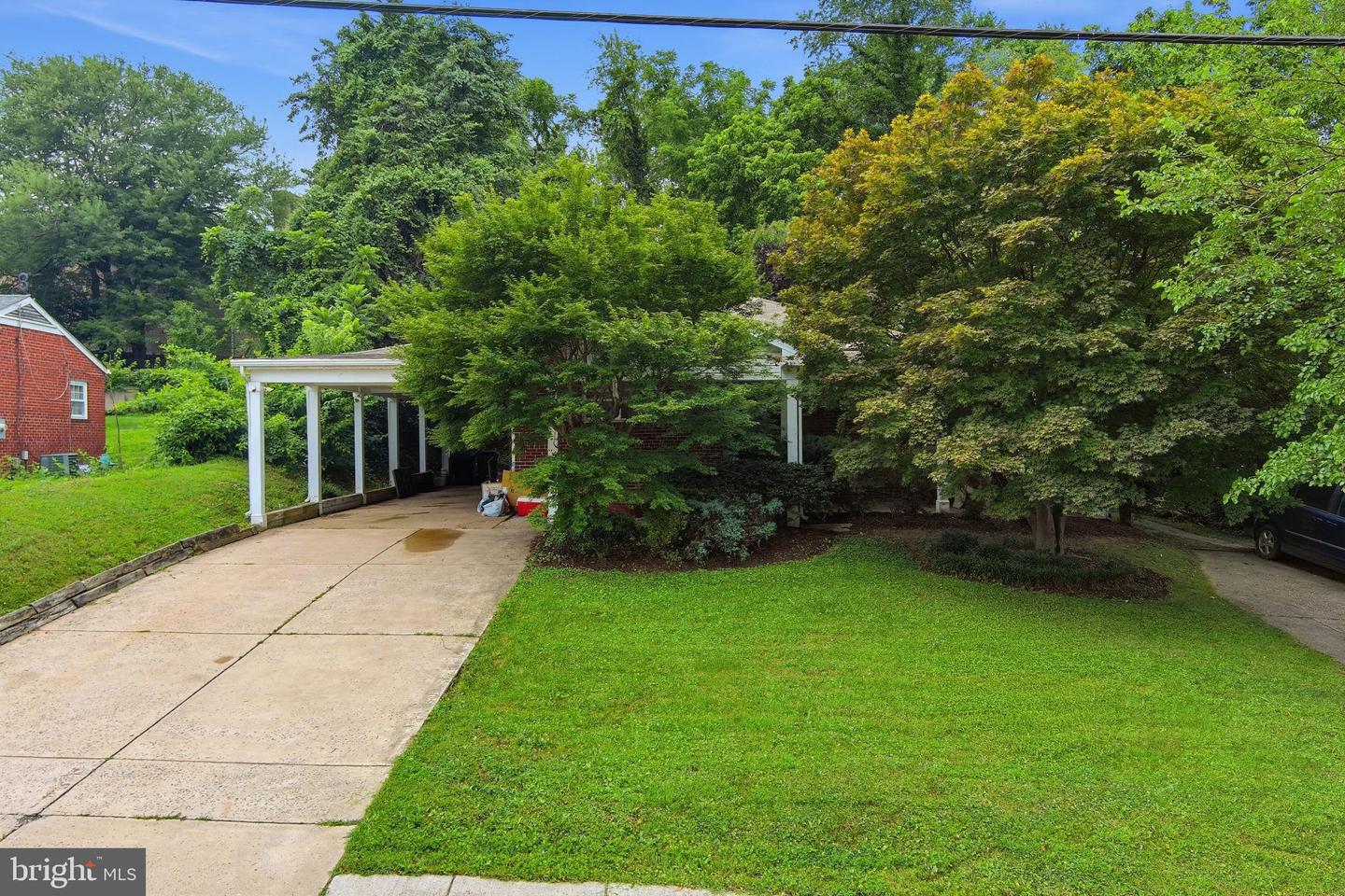 6105 Munson Hill Rd — photo