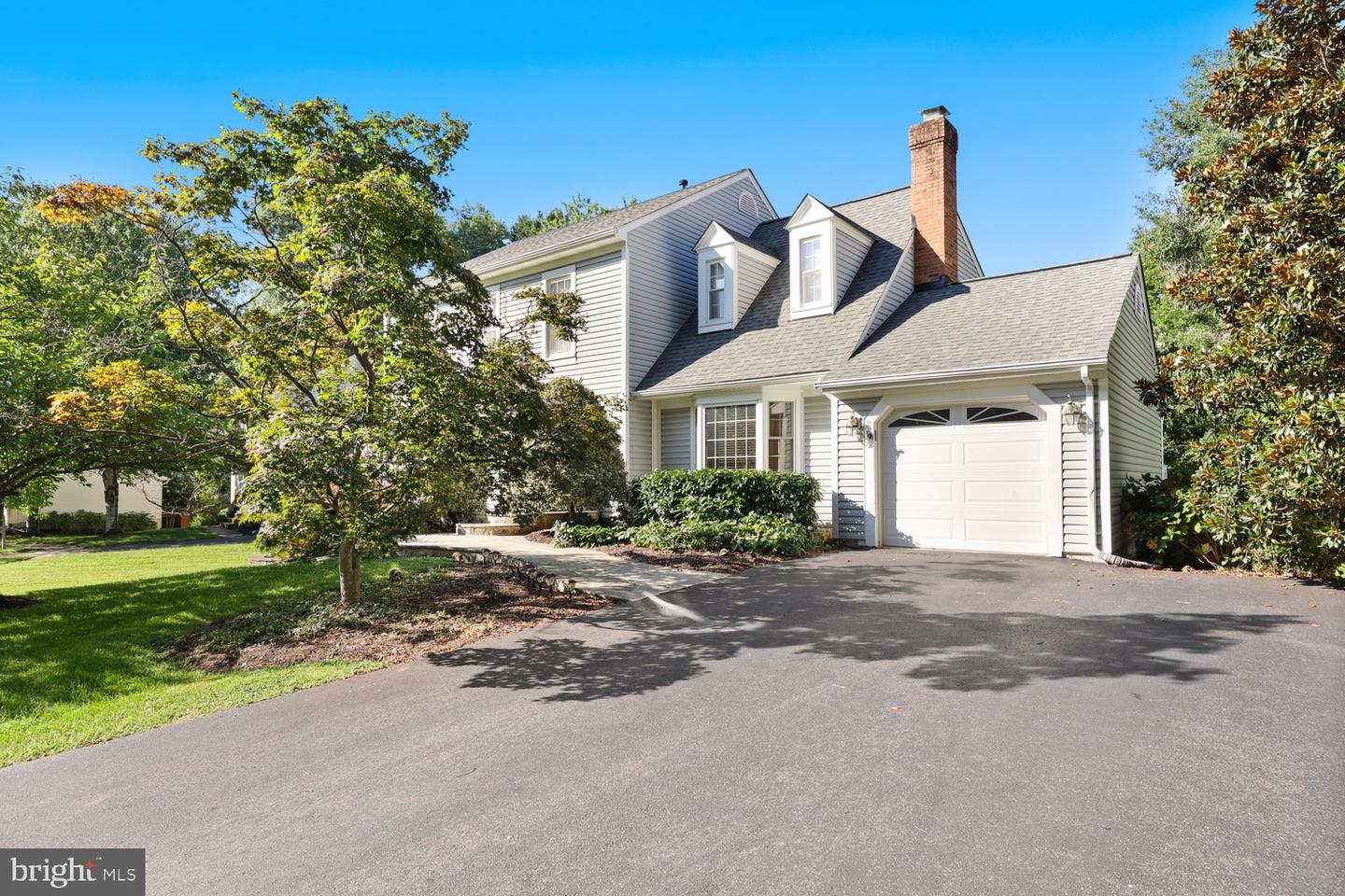 10221 Eagle Landing Ct — photo