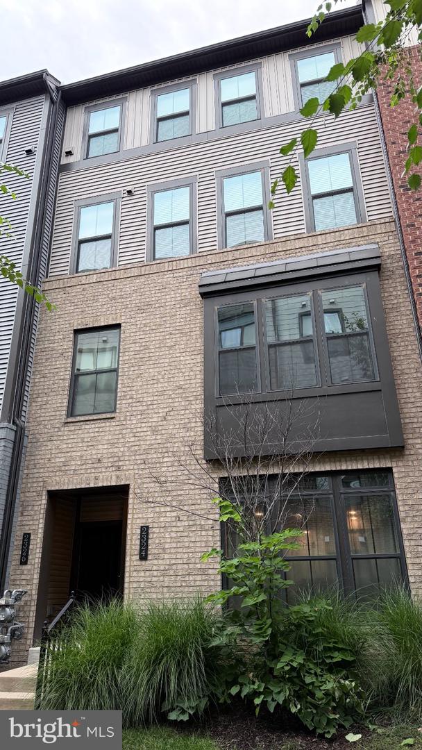 2324 Water Promenade Ave #2L — photo