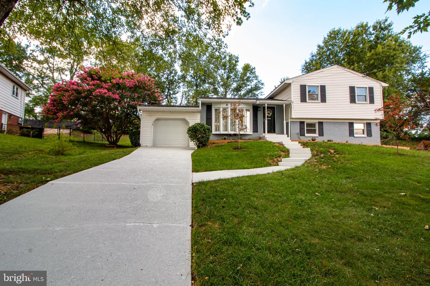 6120 Squire Ln — photo