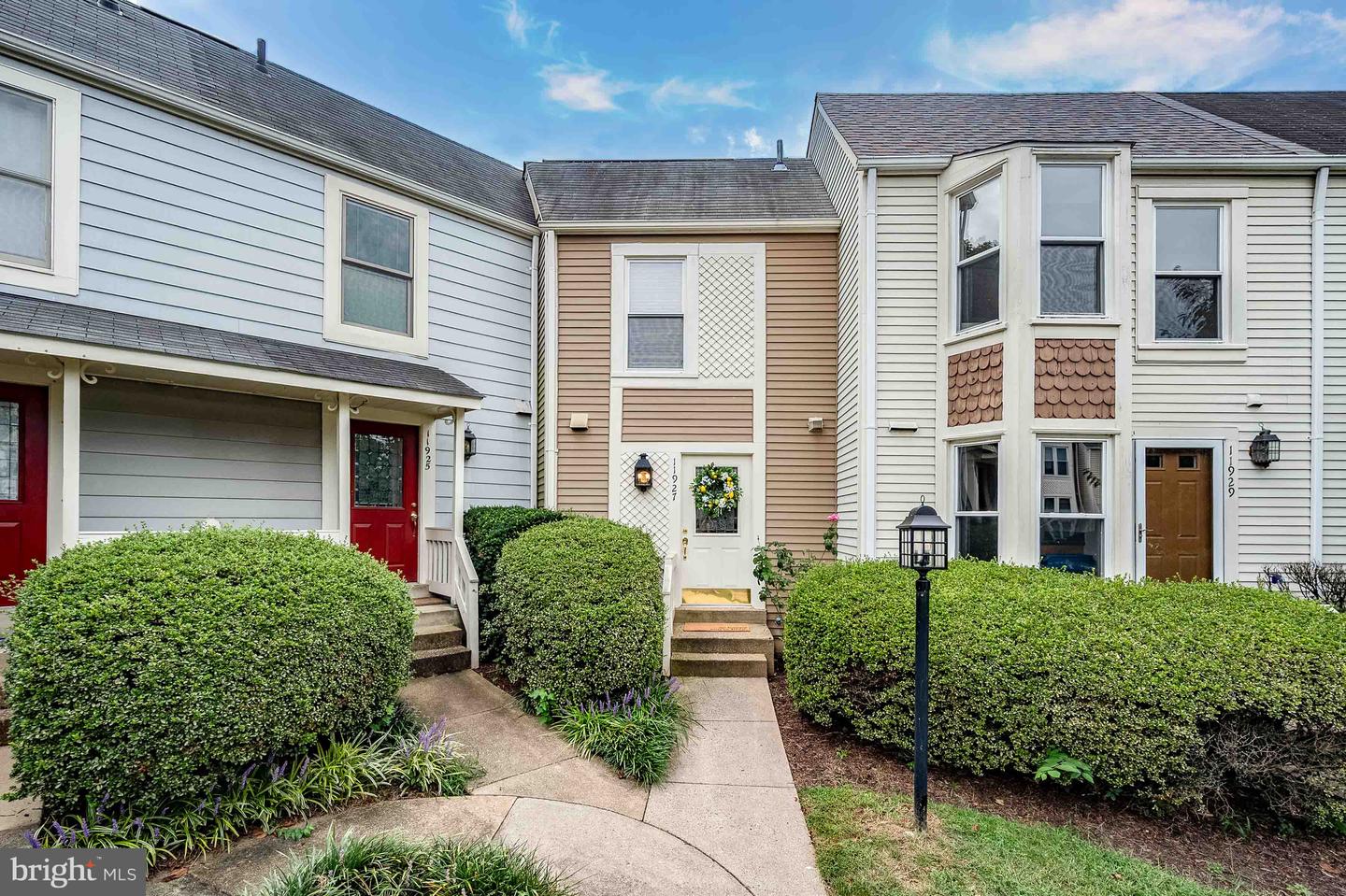 11927 Redtree Way, Reston, VA 20194 — photo 2