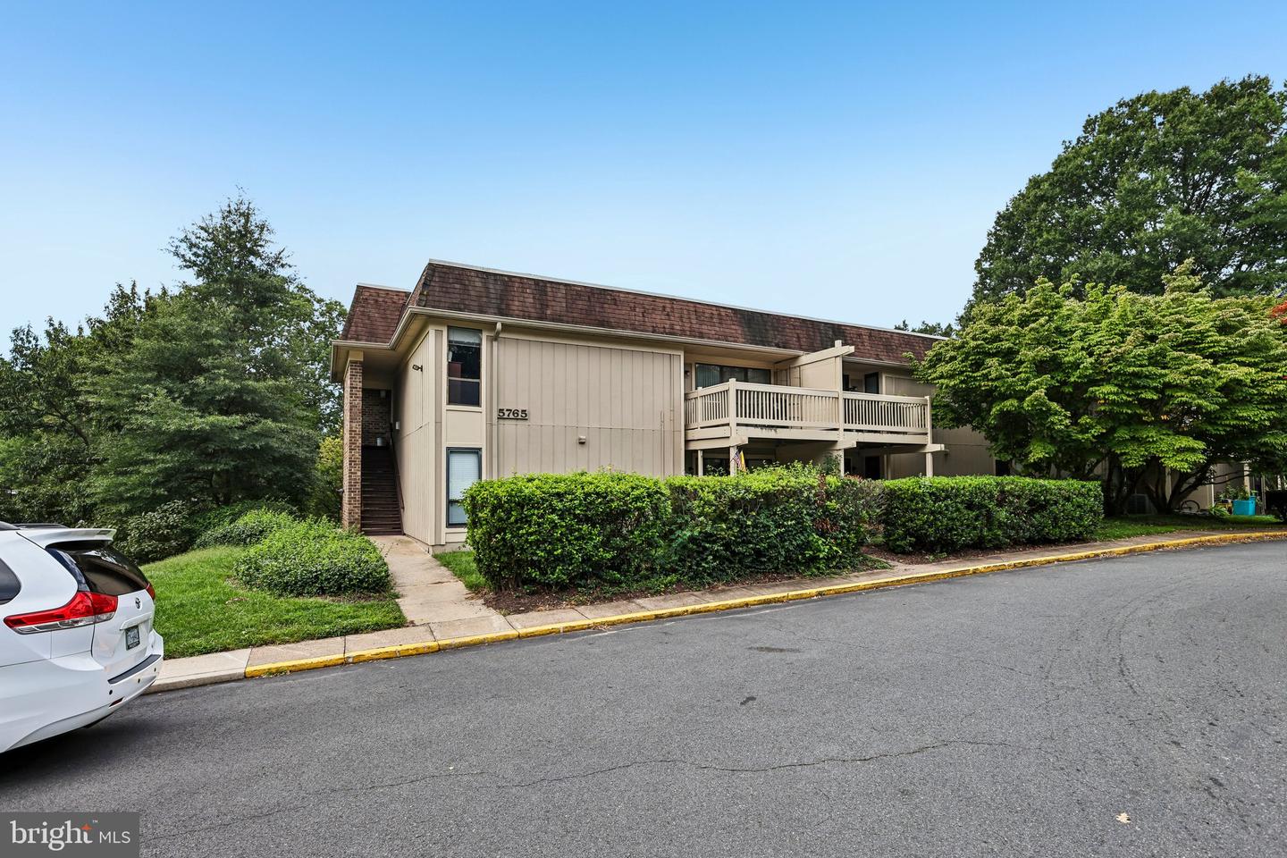 5765 Rexford Ct #E — photo