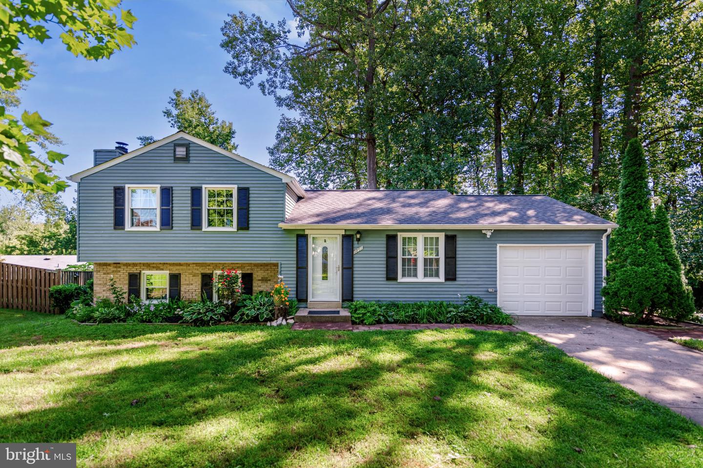 7807 Freehollow Dr — photo