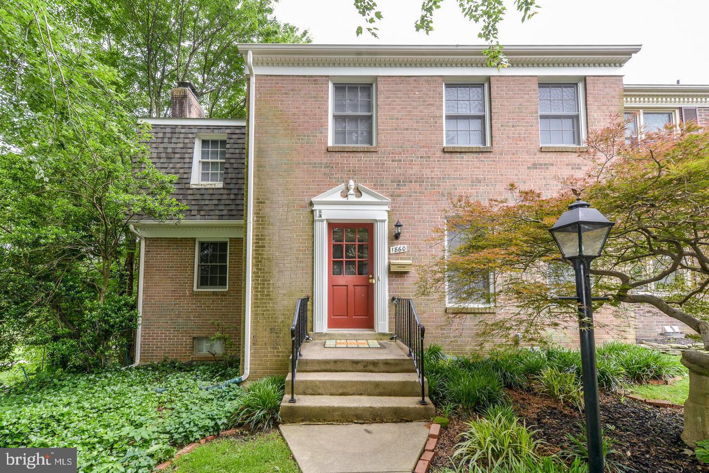 1860 Golf View Ct — photo