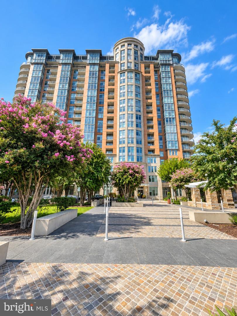 8220 Crestwood Heights Dr #1208 — photo